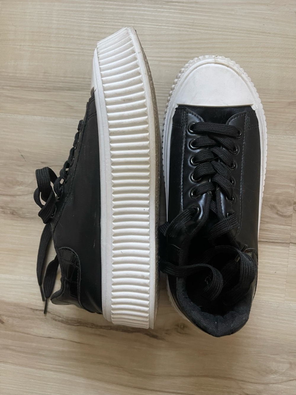 Qupid Black Low-Top Sneakers with White Platform Sole
